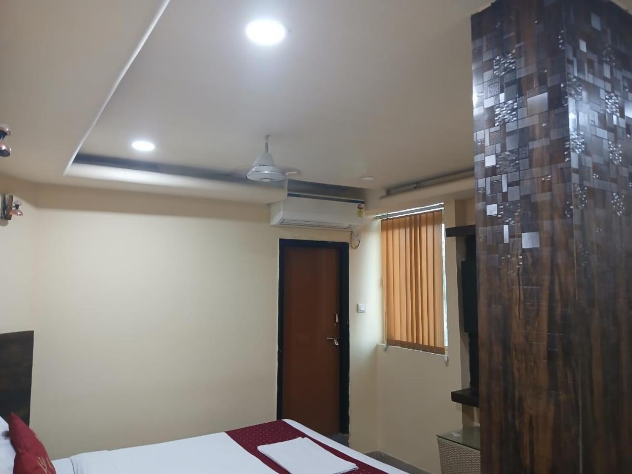 Blossoms Room Hotel Alekhya Residency- Luxury Lollection Hyderabad Ngoại thất bức ảnh