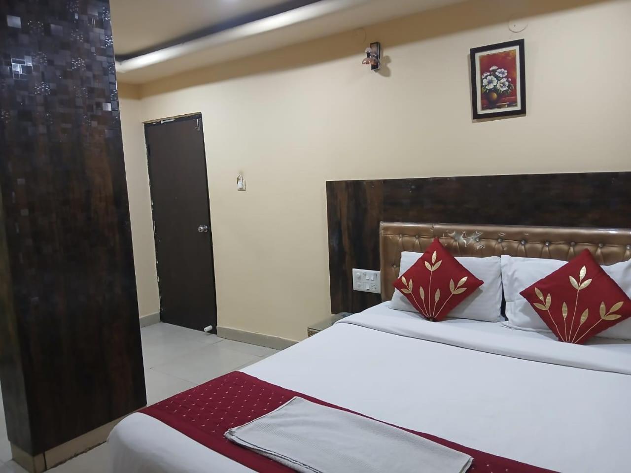 Blossoms Room Hotel Alekhya Residency- Luxury Lollection Hyderabad Ngoại thất bức ảnh
