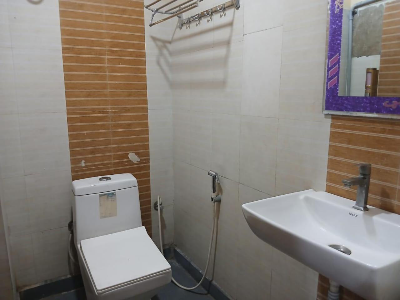 Blossoms Room Hotel Alekhya Residency- Luxury Lollection Hyderabad Ngoại thất bức ảnh