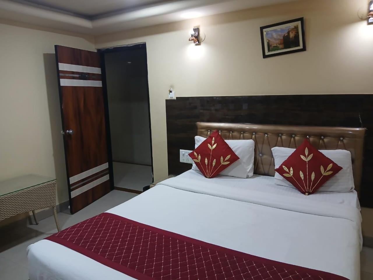 Blossoms Room Hotel Alekhya Residency- Luxury Lollection Hyderabad Ngoại thất bức ảnh