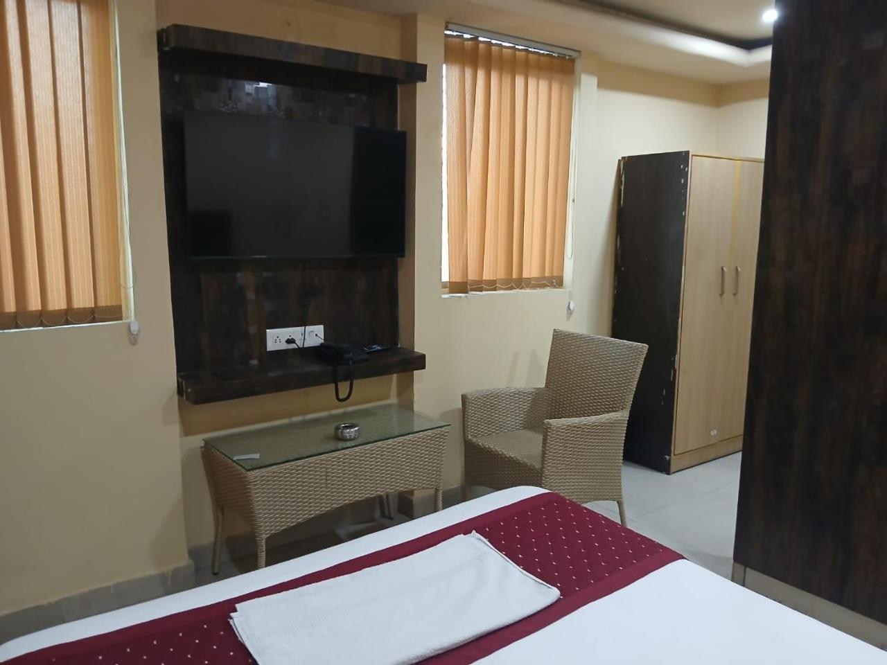 Blossoms Room Hotel Alekhya Residency- Luxury Lollection Hyderabad Ngoại thất bức ảnh