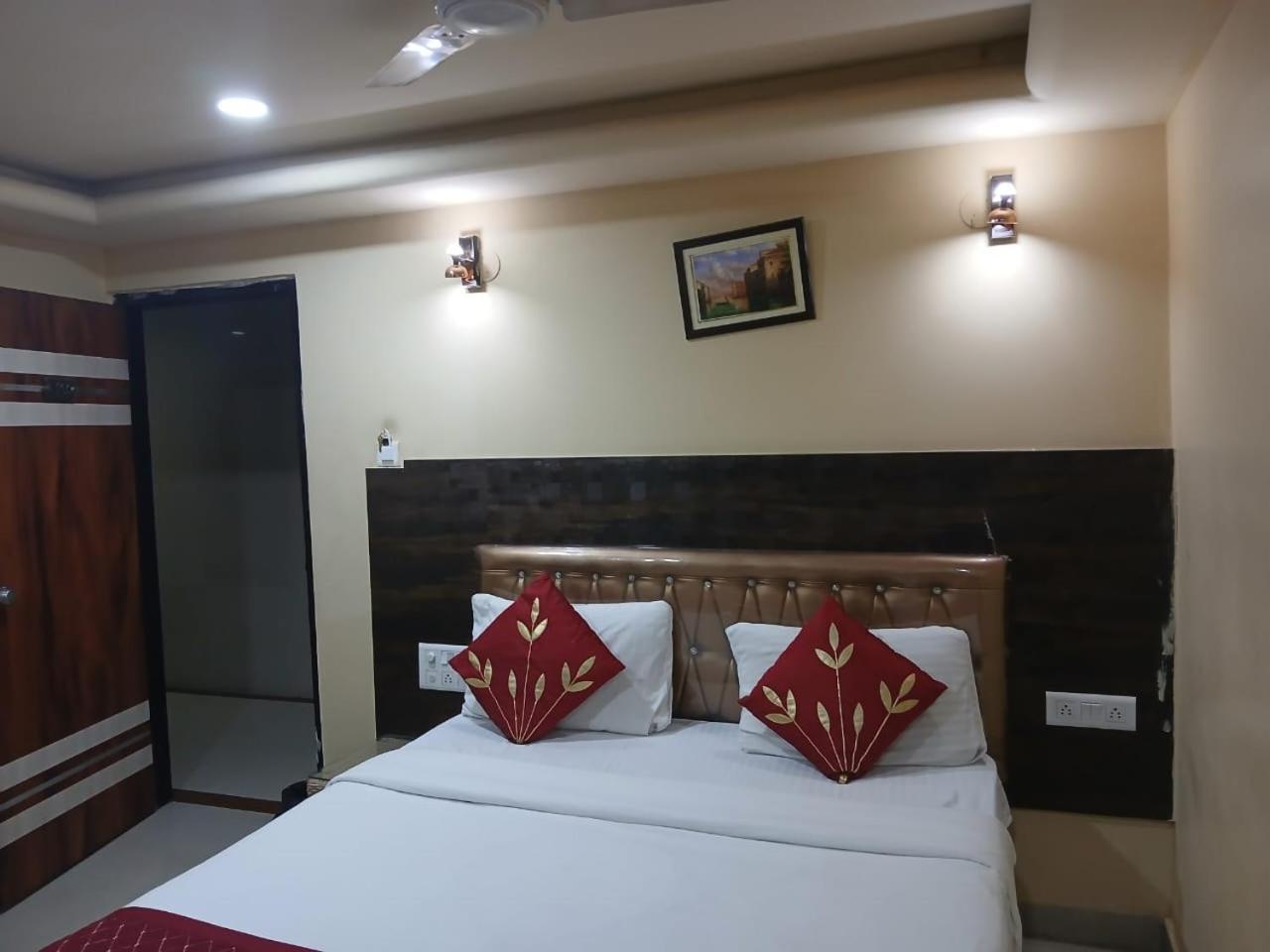 Blossoms Room Hotel Alekhya Residency- Luxury Lollection Hyderabad Ngoại thất bức ảnh